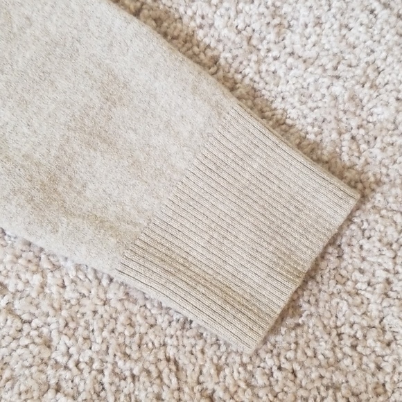 ⭐ Banana Republic Extra Fine Merino Wool Sweater - Picture 5 of 5